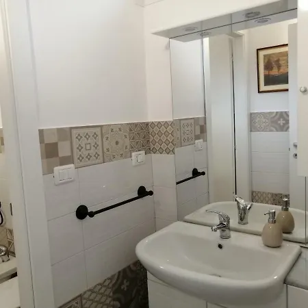 Alma House Rudiae Лечче