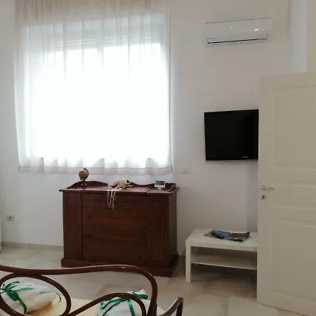 Alma House Rudiae Лечче
