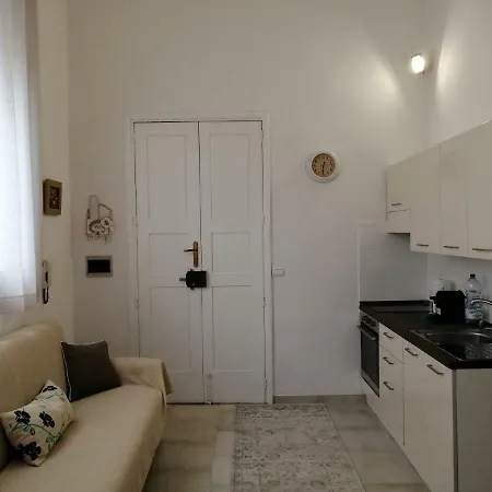 Alma House Rudiae * Лечче