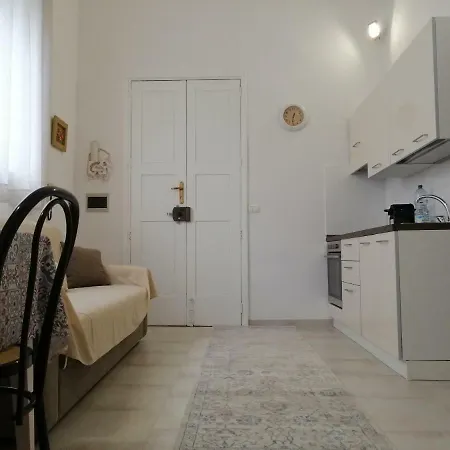 Alma House Rudiae Лечче