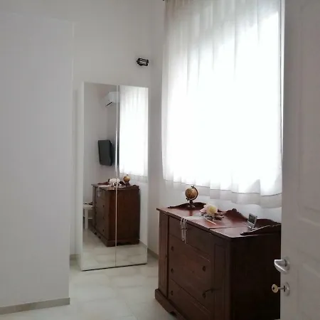 Alma House Rudiae Apartamento Lecce